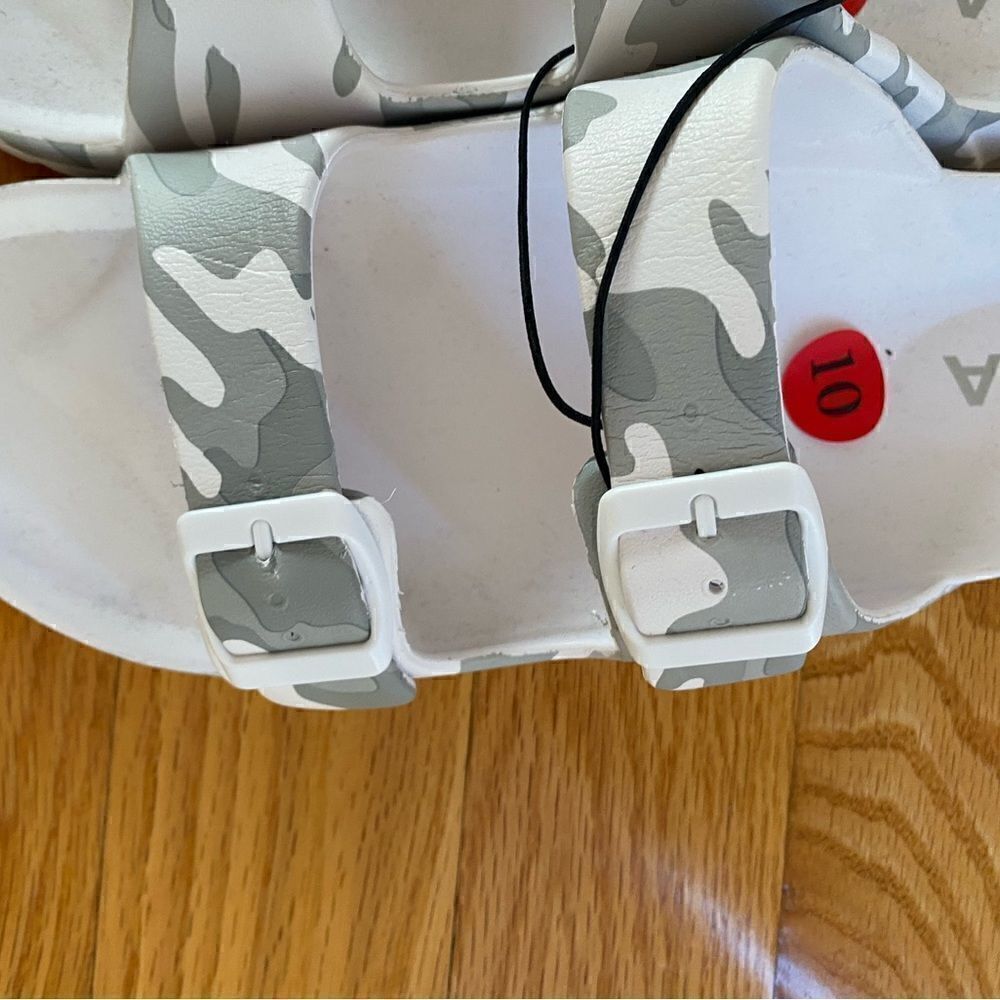 Mia Sandals - Picture 2 of 5